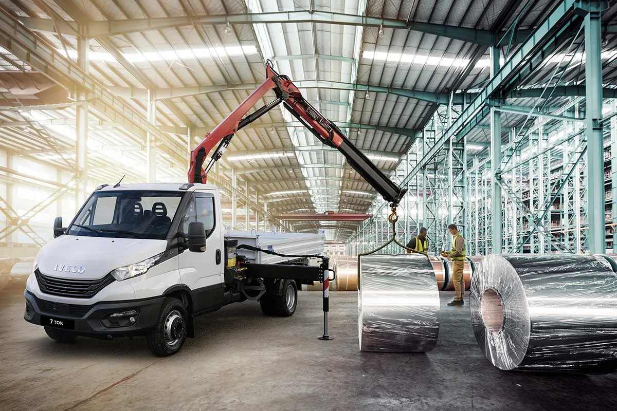 Бортові платформи з краном-маніпулятором на базі IVECO DAILY