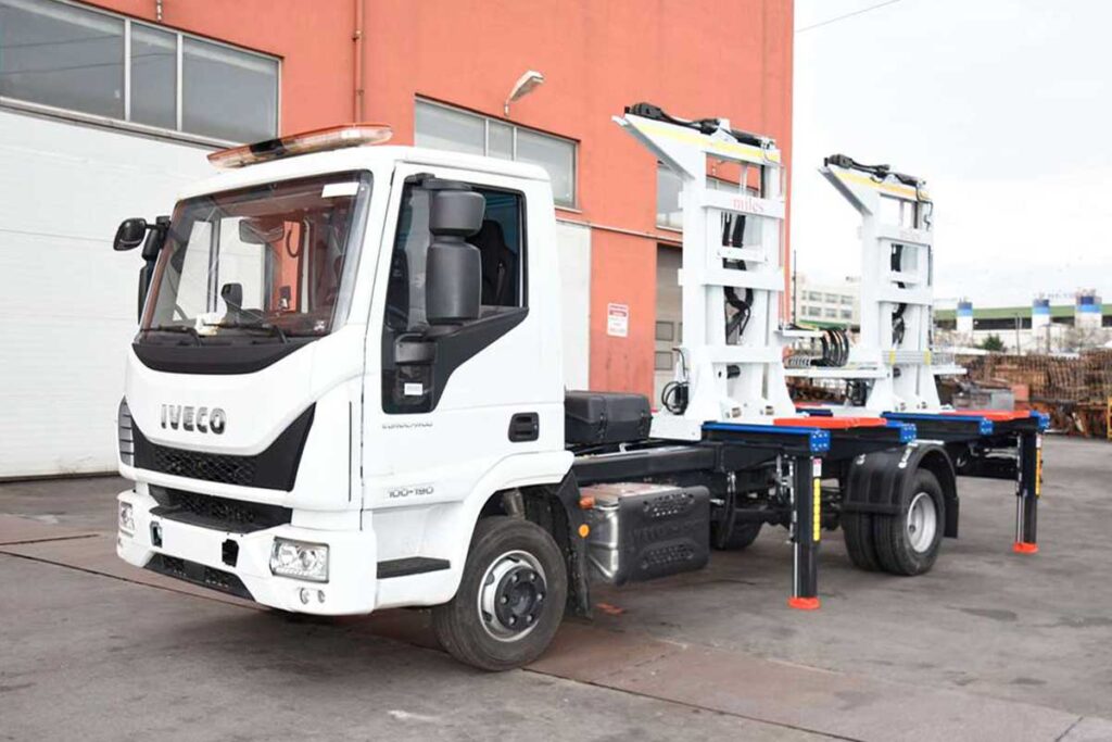 автоевакуатор або автовоз на базі IVECO EUROCARGO