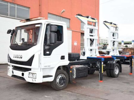 автоевакуатор або автовоз на базі IVECO EUROCARGO