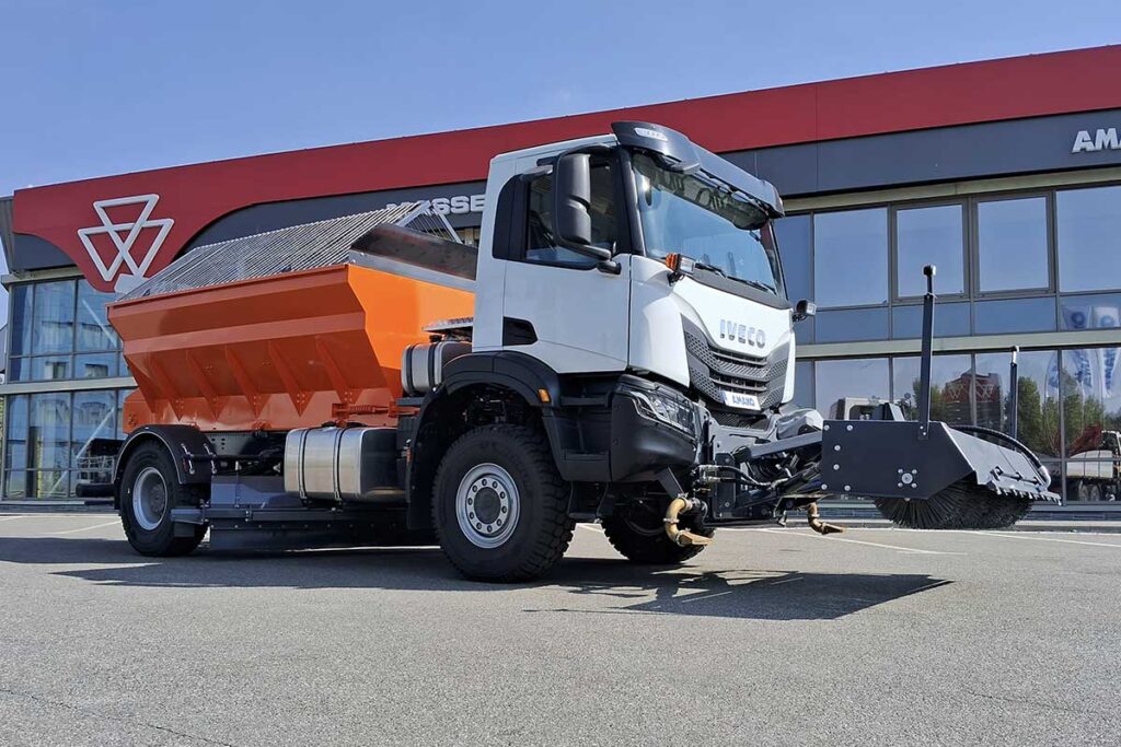 Комбінована дорожня машина на базі IVECO T-WAY