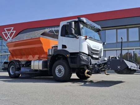 Комбінована дорожня машина на базі IVECO T-WAY