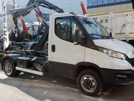 Гаковий навантажувач IVECO DAILY