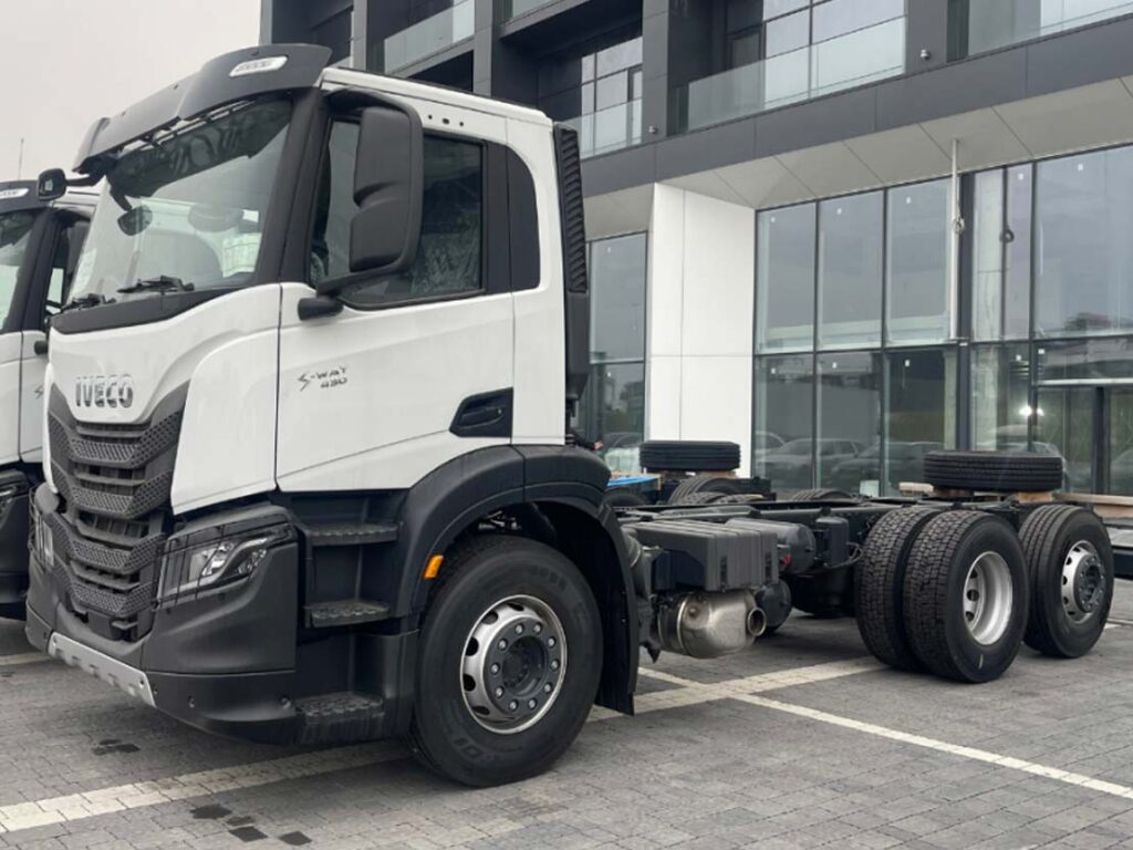 IVECO S-WAY AD280S43Y/PS (Шасі 6x2, Євро 5)