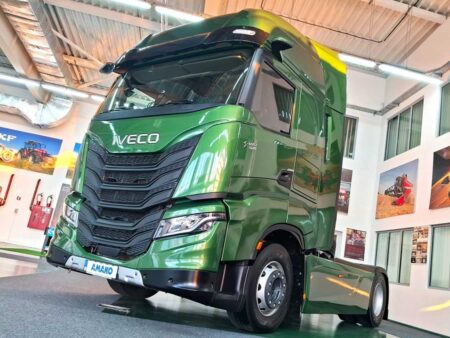 IVECO S-WAY AS440S50T/P: Потужний сідловий тягач для магістральних перевезень