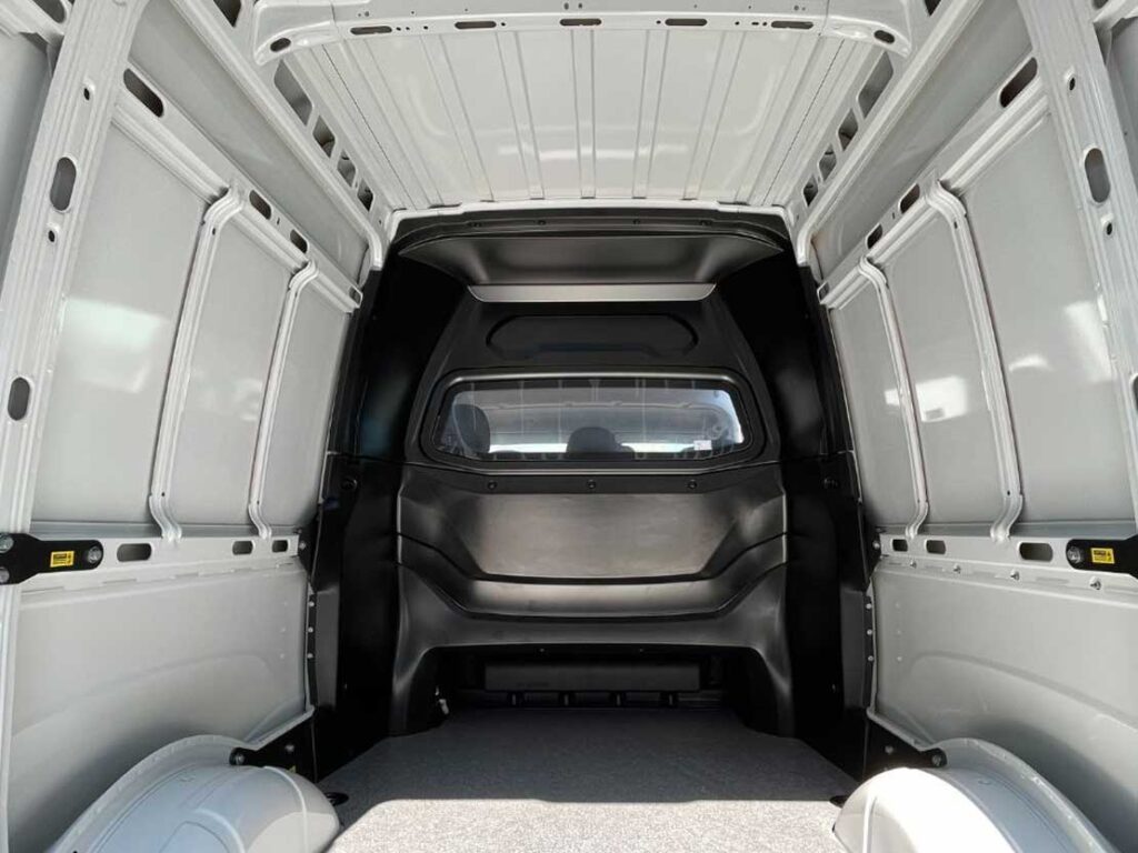IVECO Daily 35S16H3.0 CRV – вантажопасажирський фургон (5+1)