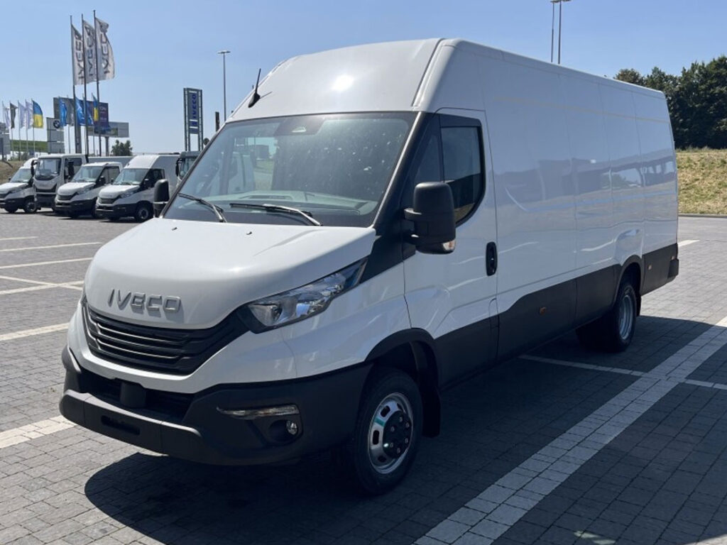 IVECO Daily 50C16H3.0A8 V – цільнометалевий фургон з автоматичною КПП та потужним дизельним двигуном.