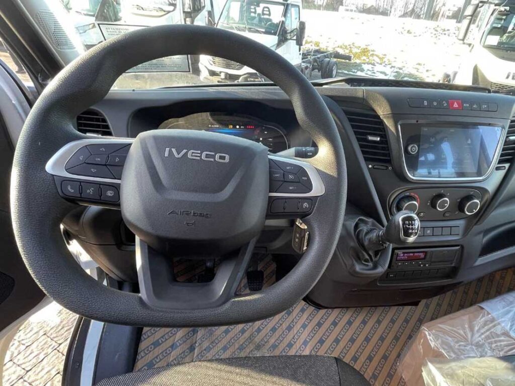 IVECO Daily 60C16H3.0 D – шасі з подвійною кабіною (6+1)