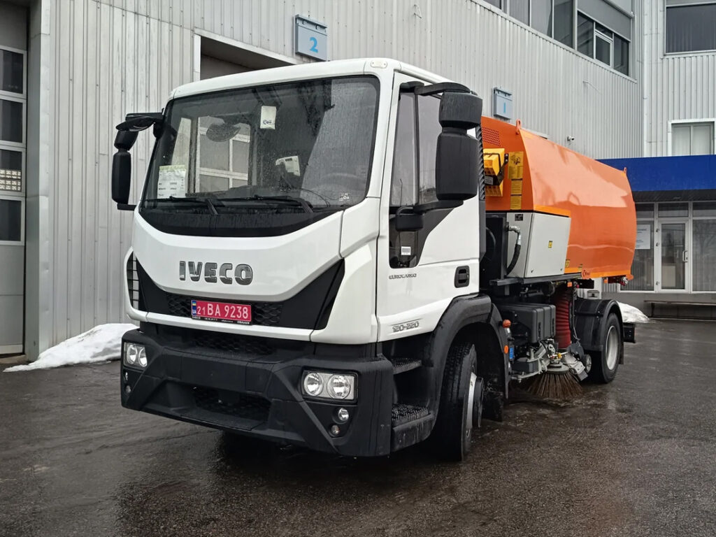 Підмітально-прибиральна машина на шасі IVECO Eurocargo ML120E22-E5 (4×2)