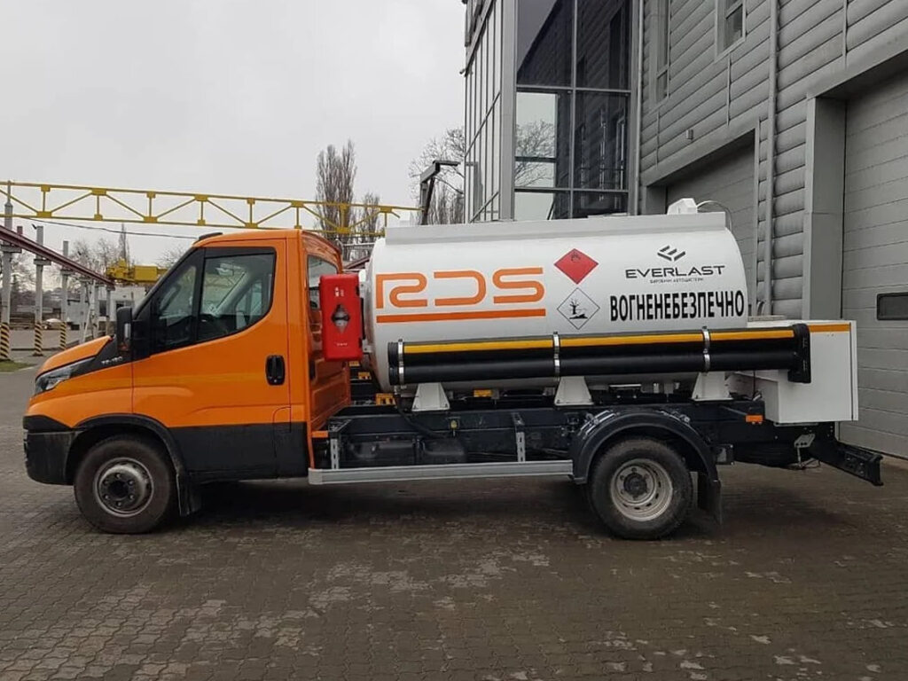 Iveco Daily 70C16H3.0 4х2 - Автопаливозаправник об’ємом 4м3