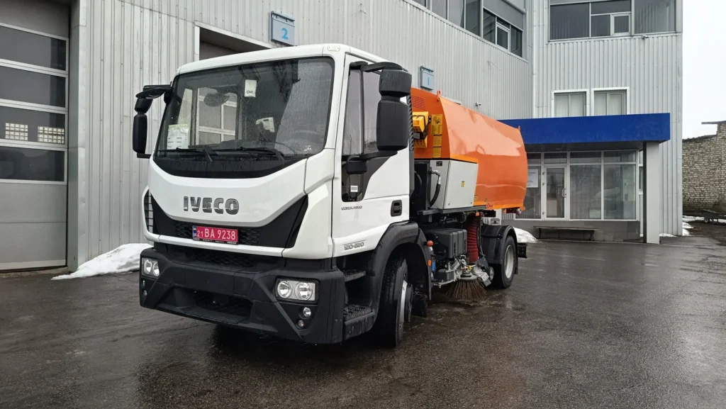 Підмітально-прибиральна машина на шасі IVECO Eurocargo ML120E22-E5 (4×2)