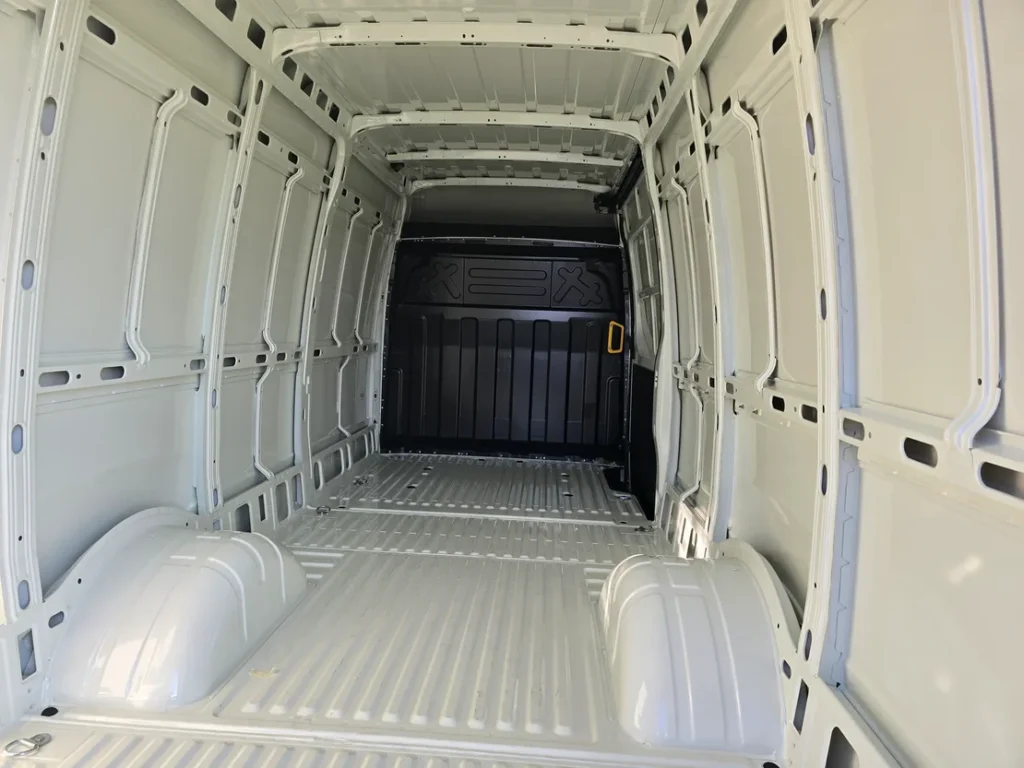 Iveco Daily 35C18H3.0A8 V цільнометалевий фургон 3,5 т, Дніпромотор - фото 2