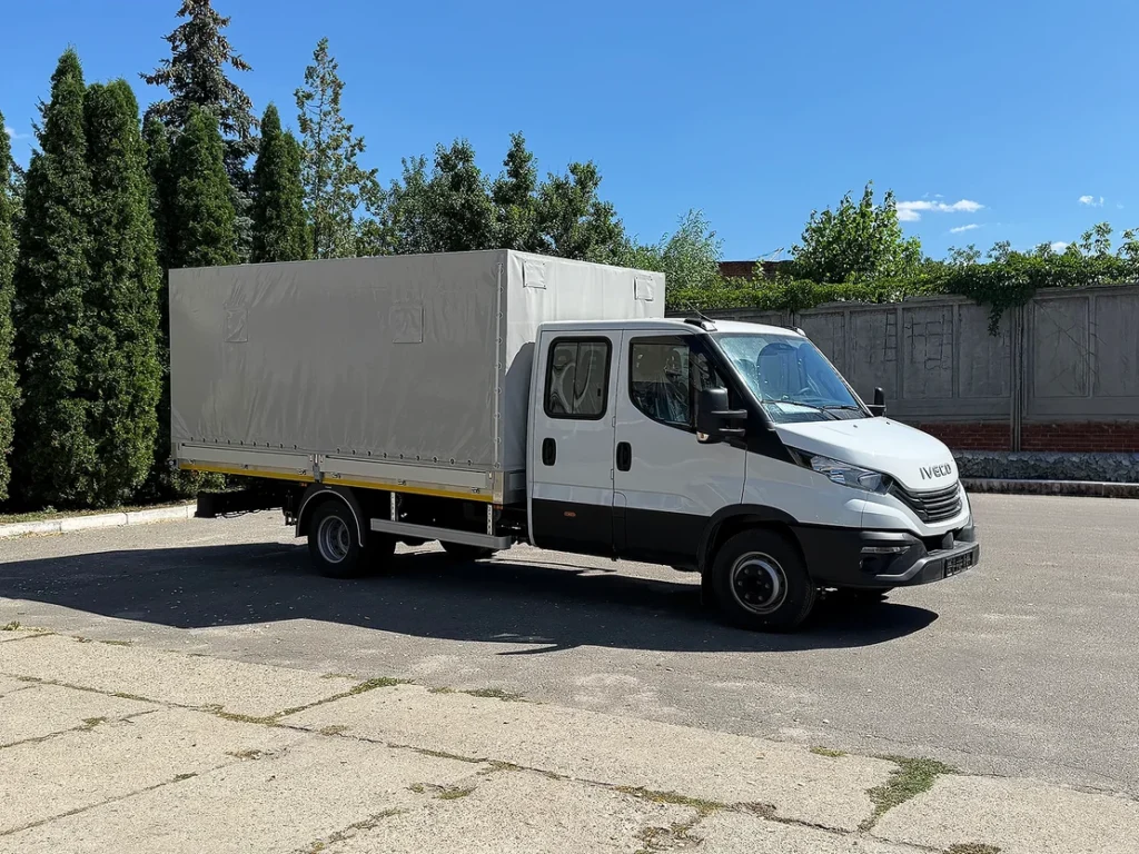 IVECO Daily 60C16 Double Cab з бортовою платформою — вигляд збоку